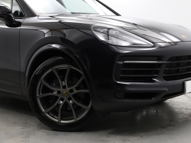 View the 2019 Porsche Cayenne: 5dr Tiptronic S Online at Peter Vardy