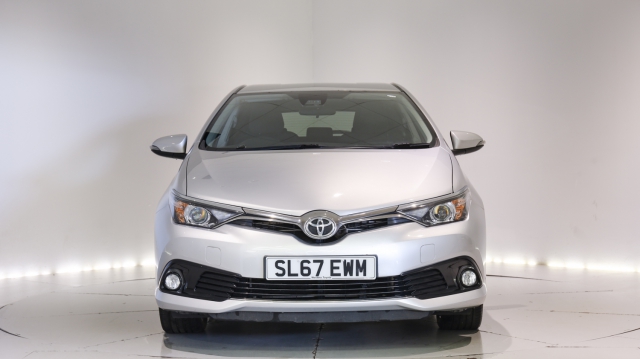 View the 2017 Toyota Auris: 1.2T Design TSS 5dr Online at Peter Vardy