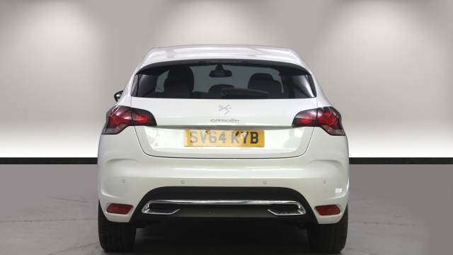 View the 2014 Citroen Ds4: 1.6 e-HDi 115 DStyle 5dr Online at Peter Vardy