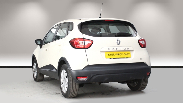 View the 2015 Renault Captur: 1.5 dCi 90 Expression+ Energy 5dr Online at Peter Vardy
