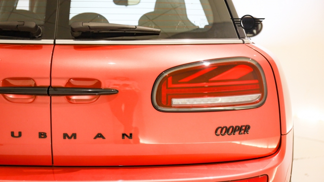 View the 2021 MINI Clubman Cooper: F54 MINI Clubman Cooper Sport LCI Online at Peter Vardy