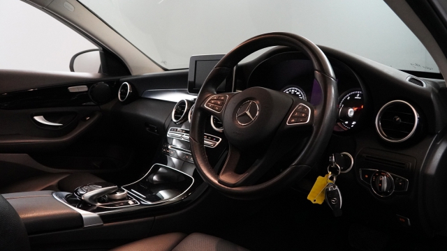 View the 2015 Mercedes-benz C Class: C220d SE Executive 4dr Auto Online at Peter Vardy