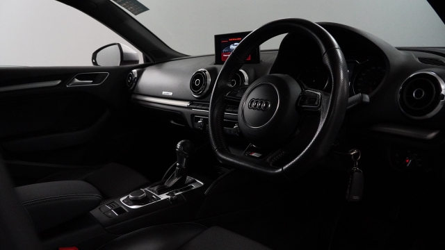 View the 2015 Audi A3: 2.0 TDI Quattro S Line 5dr S Tronic Online at Peter Vardy