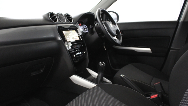 View the 2015 Suzuki Vitara: 1.6 SZ-T 5dr Online at Peter Vardy
