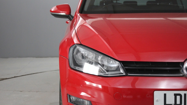 View the 2014 Volkswagen Golf: 2.0 TDI GT 5dr Online at Peter Vardy