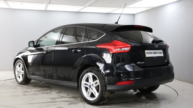 View the 2016 Ford Focus: 1.0 EcoBoost Titanium 5dr Online at Peter Vardy
