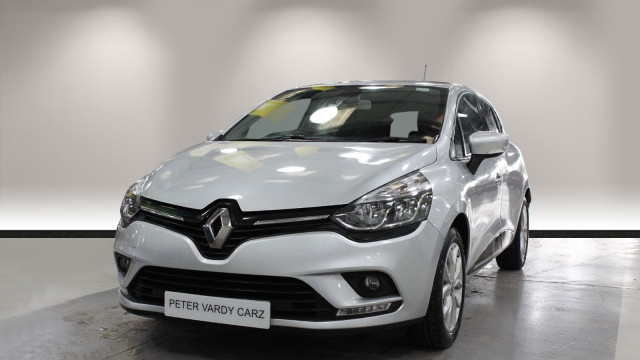 View the 2017 Renault Clio: 1.2 16V Dynamique Nav 5dr Online at Peter Vardy
