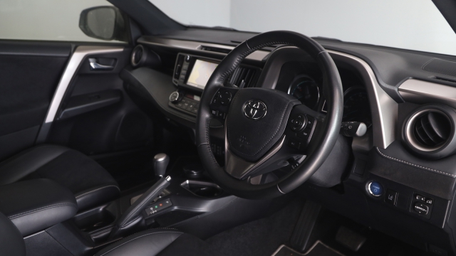 View the 2018 Toyota Rav4: 2.5 VVT-i Hybrid Design TSS 5dr CVT Online at Peter Vardy