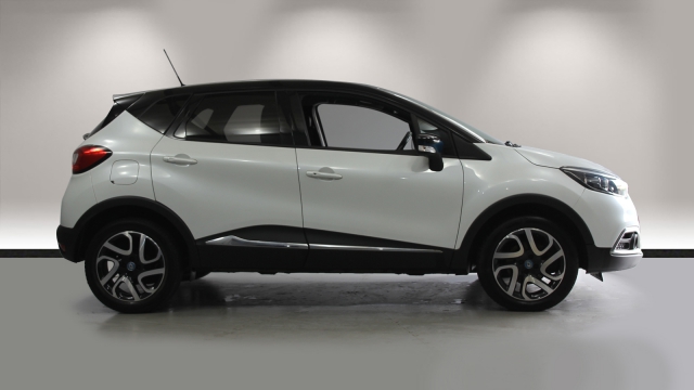 View the 2016 Renault Captur: 1.5 dci 110 Iconic II Nav 5dr Online at Peter Vardy