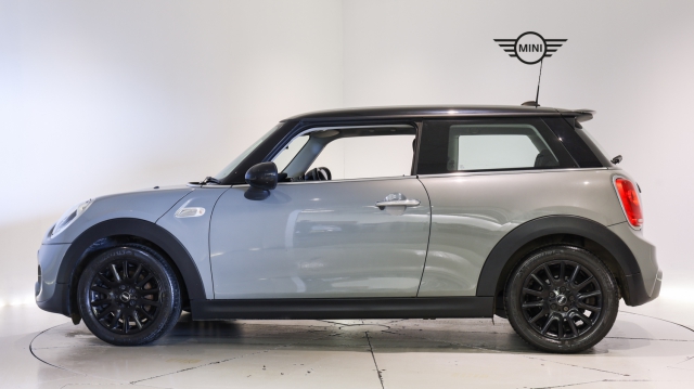 View the 2017 Mini Hatchback: 2.0 Cooper S 3dr Online at Peter Vardy