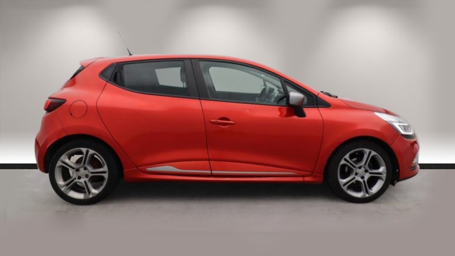 View the RENAULT CLIO: 1.5 dCi 90 GT Line 5dr Auto Online at Peter Vardy