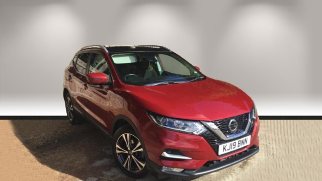 View the NISSAN QASHQAI: 1.5 dCi 115 N-Connecta 5dr [Glass Roof Pack] Online at Peter Vardy