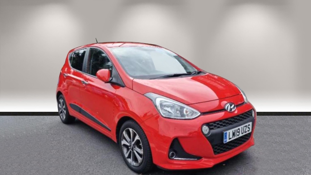 View the HYUNDAI I10: 1.2 Premium SE 5dr Auto Online at Peter Vardy
