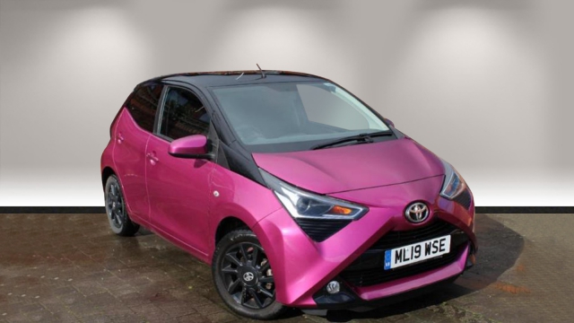 View the TOYOTA AYGO: 1.0 VVT-i X-Cite 5 5dr x-shift Online at Peter Vardy