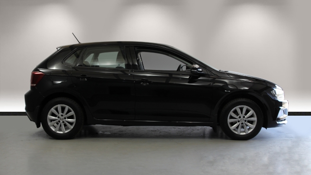View the 2018 Volkswagen Polo Hatchback: 1.0 SE 5dr Online at Peter Vardy
