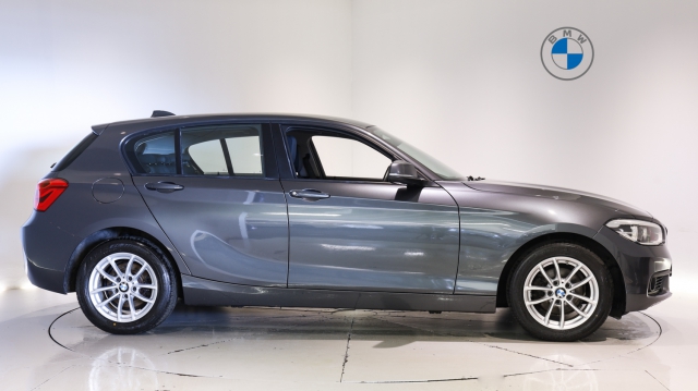 View the 2019 Bmw 1 Series: 116d SE Business 5dr [Nav/Servotronic] Online at Peter Vardy