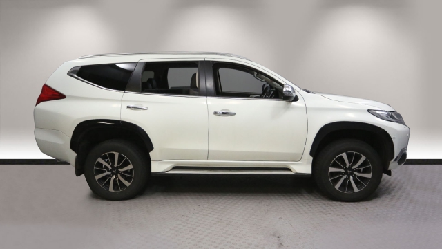 View the 2019 Mitsubishi Shogun Sport: 2.4 DI-DC 4 5dr Auto 4WD Online at Peter Vardy