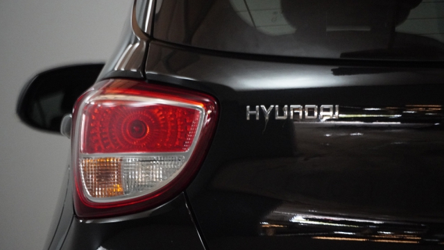 View the 2019 Hyundai I10: 1.2 Premium 5dr Online at Peter Vardy