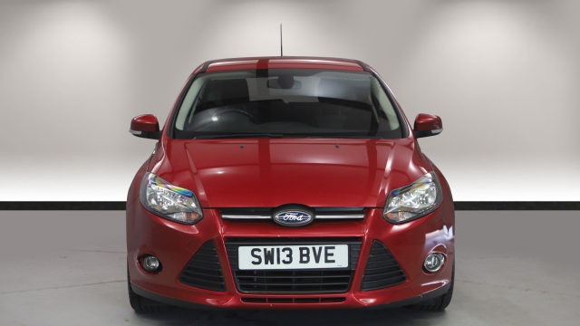View the 2013 Ford Focus: 1.6 TDCi 115 Zetec 5dr Online at Peter Vardy