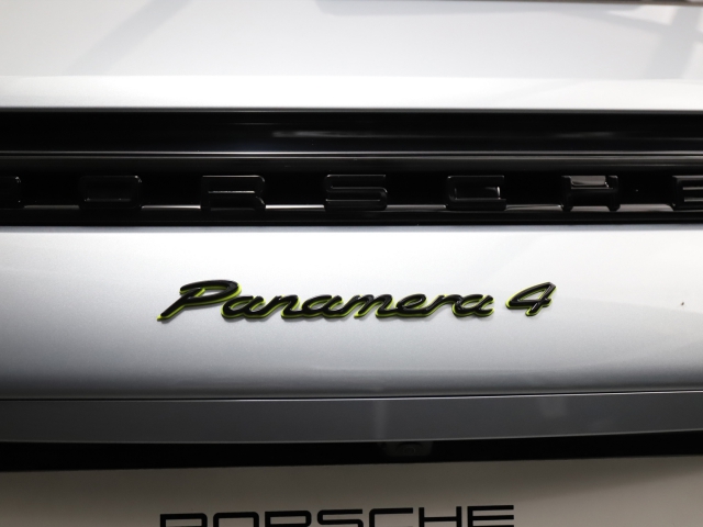 View the 2022 Porsche Panamera: 2.9 V6 4 Platinum Edition E-Hybrid 5dr PDK Online at Peter Vardy