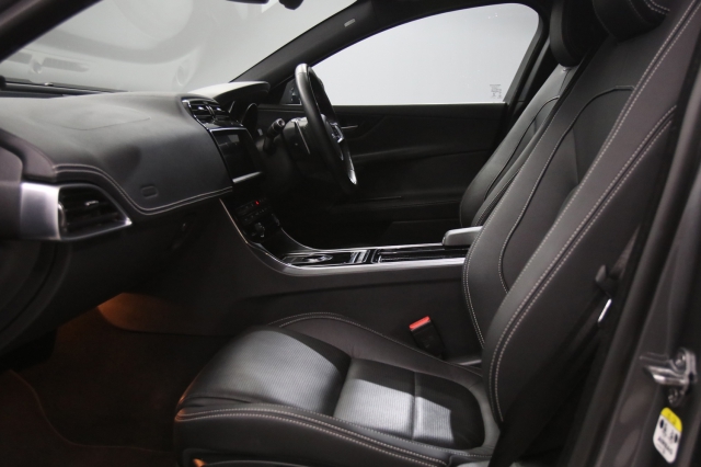 View the 2018 Jaguar XE: 2.0d [180] R-Sport 4dr Auto AWD Online at Peter Vardy