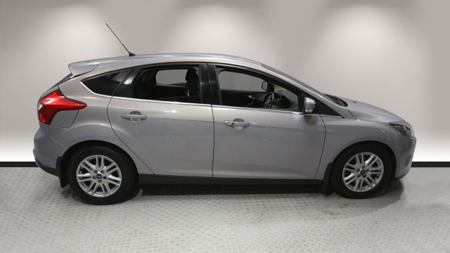 View the 2012 Ford Focus: 2.0 TDCi Titanium 5dr Powershift Online at Peter Vardy
