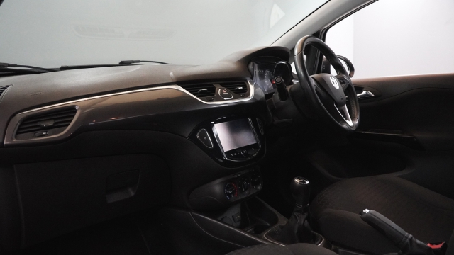 View the 2015 Vauxhall Corsa: 1.2 Design 5dr Online at Peter Vardy