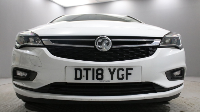 View the 2018 Vauxhall Astra: 1.4i 16V Design 5dr Online at Peter Vardy