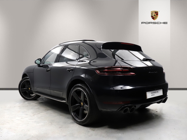 View the 2018 Porsche Macan: Turbo Performance 5dr PDK Online at Peter Vardy