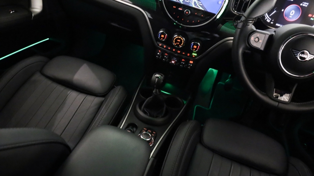 View the 2021 Mini Countryman: 1.5 Cooper Exclusive 5dr [Comfort Pack] Online at Peter Vardy