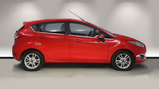 View the 2014 Ford Fiesta: 1.5 TDCi Zetec 5dr Online at Peter Vardy