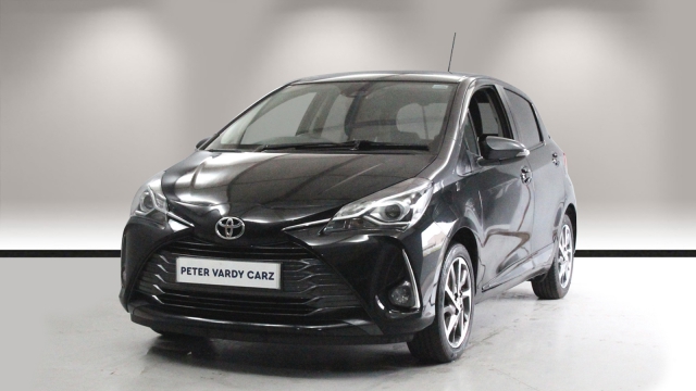 View the 2019 Toyota Yaris: 1.5 VVT-i Y20 5dr [Bi-tone] Online at Peter Vardy