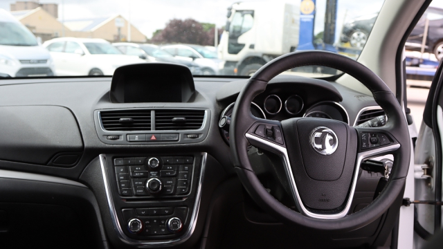 View the 2015 Vauxhall Mokka: 1.6 CDTi Tech Line 5dr Online at Peter Vardy