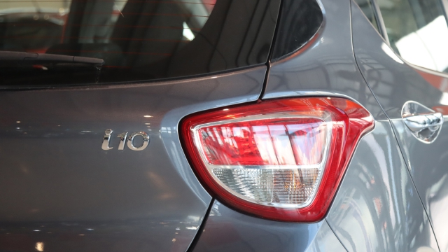 View the 2016 Hyundai I10: 1.2 Premium SE 5dr Online at Peter Vardy