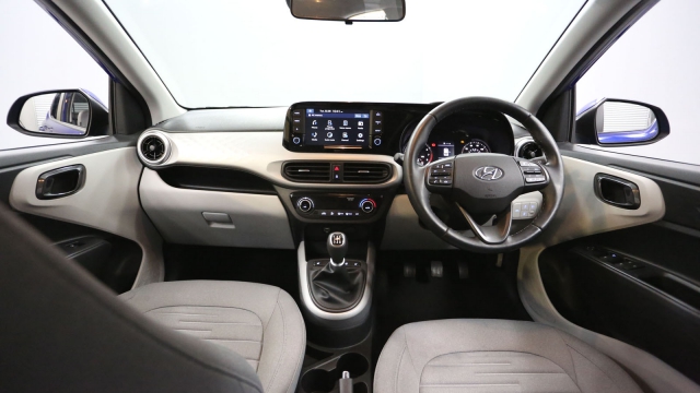 View the 2022 Hyundai I10: 1.0 MPi Premium 5dr Online at Peter Vardy