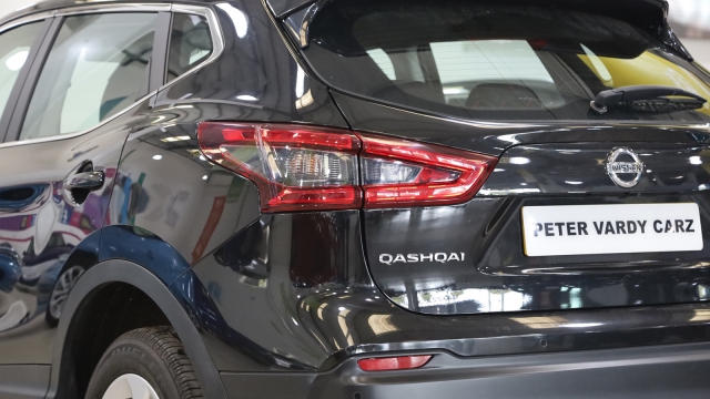 View the 2020 Nissan Qashqai: 1.3 DiG-T Acenta Premium 5dr Online at Peter Vardy