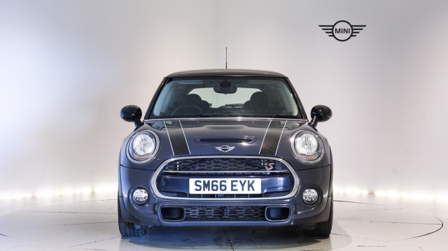 View the 2016 Mini Hatchback: 2.0 Cooper S 3dr Online at Peter Vardy