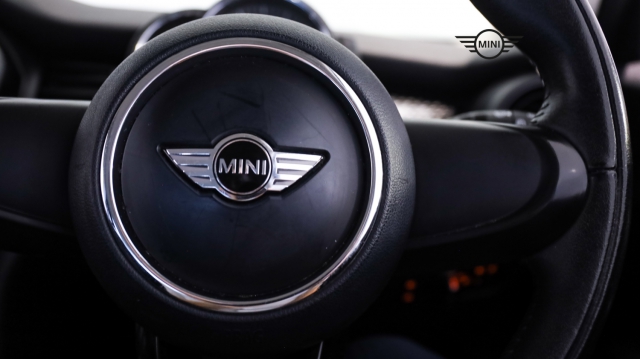 View the 2016 Mini Hatchback: 2.0 Cooper S 3dr Online at Peter Vardy