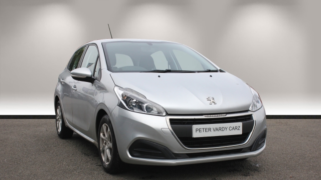 View the 2016 Peugeot 208: 1.6 BlueHDi Active 5dr Online at Peter Vardy