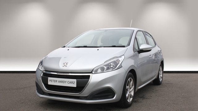 View the 2016 Peugeot 208: 1.6 BlueHDi Active 5dr Online at Peter Vardy