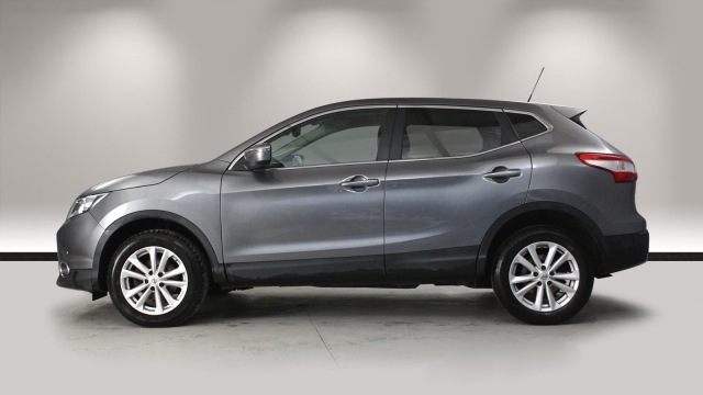 View the 2017 Nissan Qashqai: 1.5 dCi Acenta 5dr Online at Peter Vardy