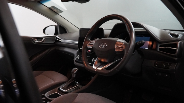 View the 2020 Hyundai Ioniq: 1.6 GDi Hybrid Premium 5dr DCT Online at Peter Vardy