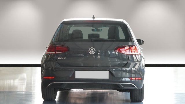 View the 2019 Volkswagen Golf: 1.6 TDI Match 5dr Online at Peter Vardy
