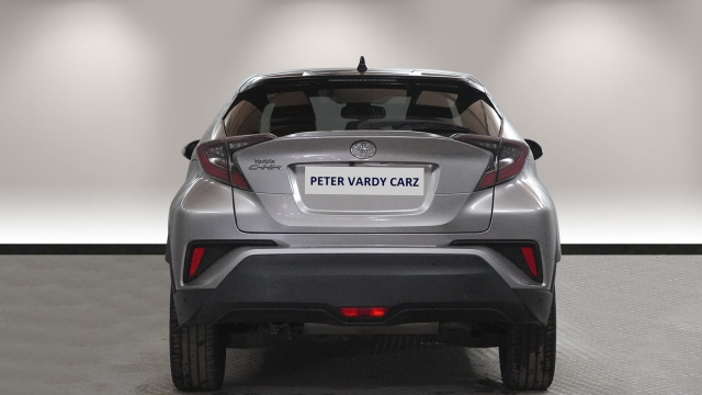 View the 2017 Toyota C-hr: 1.2T Dynamic 5dr Online at Peter Vardy