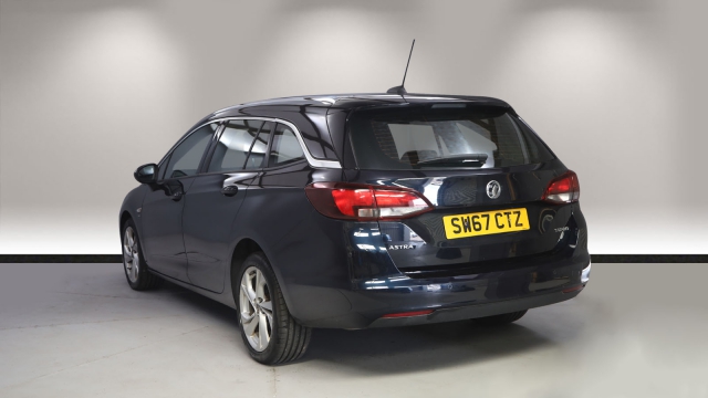 View the 2017 Vauxhall Astra: 1.4T 16V 150 SRi 5dr Auto Online at Peter Vardy