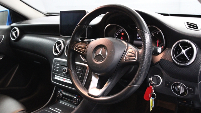 View the 2016 Mercedes-benz A Class: A200d Sport Premium 5dr Auto Online at Peter Vardy