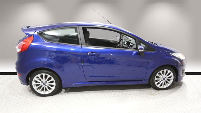 View the 2015 Ford Fiesta: 1.0 EcoBoost 125 Zetec S 3dr Online at Peter Vardy