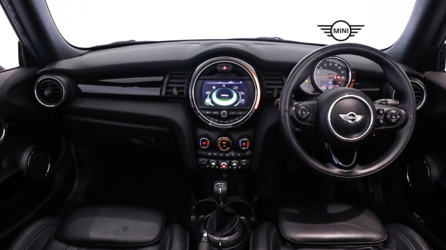 View the 2016 Mini Convertible: 1.5 Cooper 2dr [Chili Pack] Online at Peter Vardy