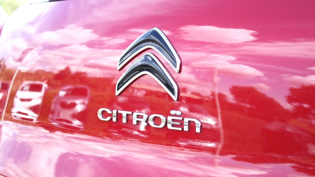 View the 2020 Citroen C3: 1.2 PureTech 110 Flair Plus 5dr EAT6 Online at Peter Vardy
