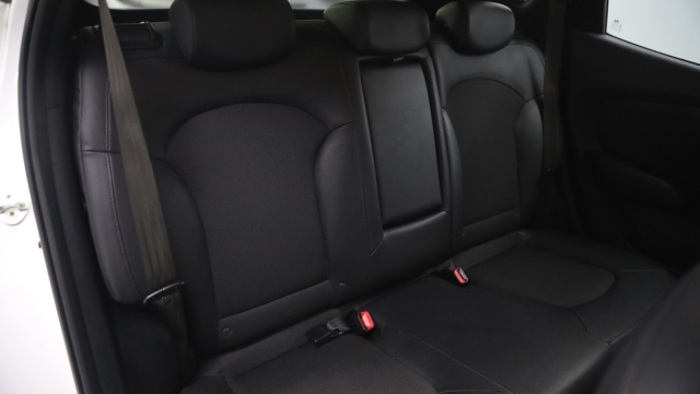 View the 2014 Hyundai Ix35: 1.7 CRDi SE 5dr 2WD Online at Peter Vardy